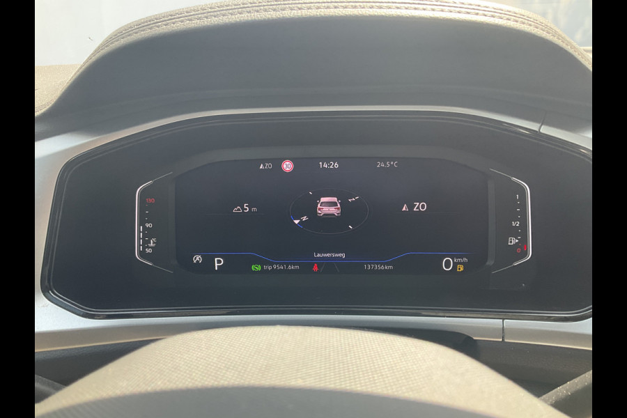 Volkswagen T-Roc 1.5 TSI Life 150pk Automaat Adap.Cruise Carplay Cam Hoogzitter Incl.BTW