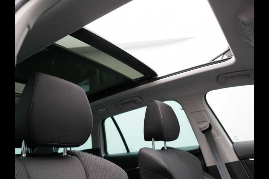 Škoda Octavia Combi 1.4 TSI iV Style Plug In Hybrid 204pk PHEV | Panodak | Sportstoelen Memory & Verwarmd | Canton Audio | 19"L.M | Virtual | Keyless | Apple Carplay | Parkassist | Sfeerverlichting |