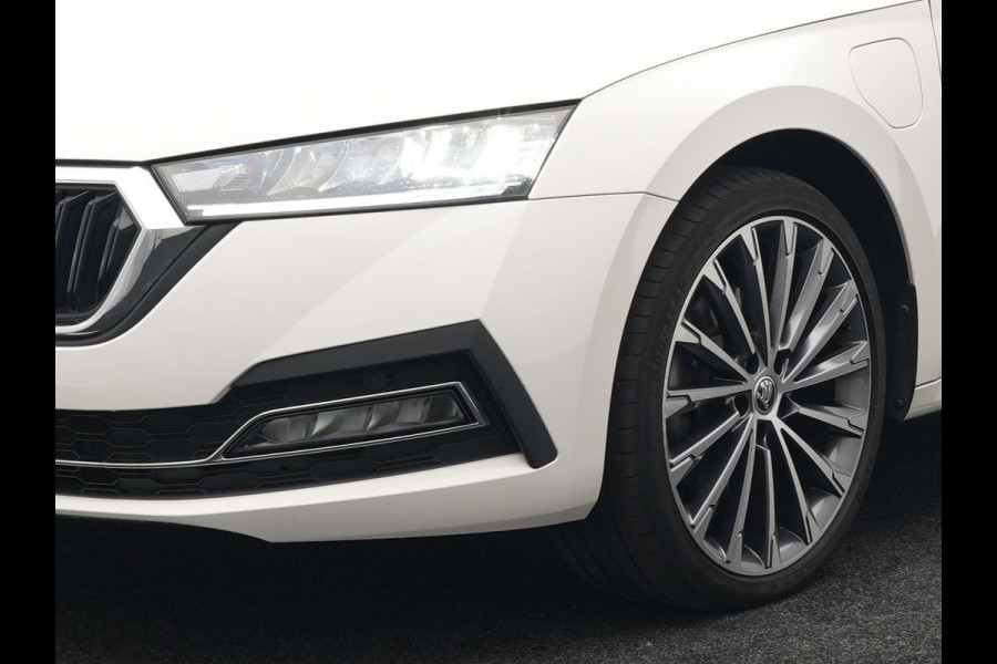 Škoda Octavia Combi 1.4 TSI iV Style Plug In Hybrid 204pk PHEV | Panodak | Sportstoelen Memory & Verwarmd | Canton Audio | 19"L.M | Virtual | Keyless | Apple Carplay | Parkassist | Sfeerverlichting |