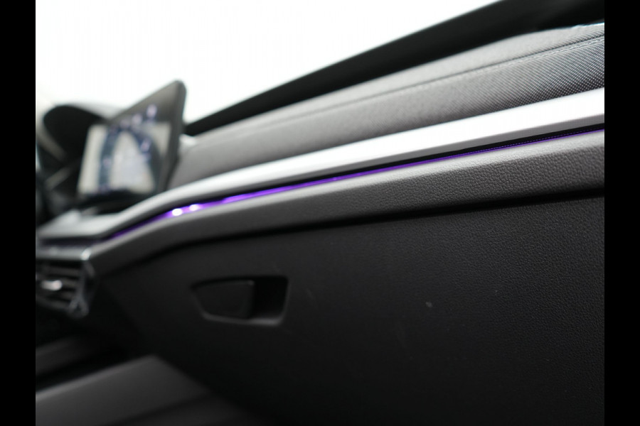 Škoda Octavia Combi 1.4 TSI iV Style Plug In Hybrid 204pk PHEV | Panodak | Sportstoelen Memory & Verwarmd | Canton Audio | 19"L.M | Virtual | Keyless | Apple Carplay | Parkassist | Sfeerverlichting |