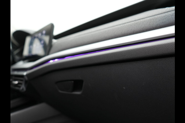 Škoda Octavia Combi 1.4 TSI iV Style Plug In Hybrid 204pk PHEV | Panodak | Sportstoelen Memory & Verwarmd | Canton Audio | 19"L.M | Virtual | Keyless | Apple Carplay | Parkassist | Sfeerverlichting |