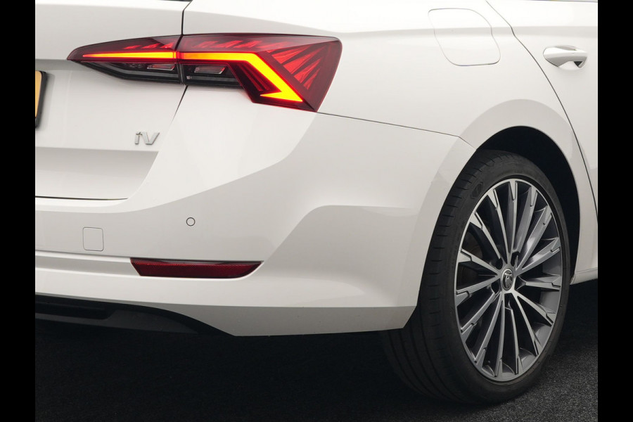 Škoda Octavia Combi 1.4 TSI iV Style Plug In Hybrid 204pk PHEV | Panodak | Sportstoelen Memory & Verwarmd | Canton Audio | 19"L.M | Virtual | Keyless | Apple Carplay | Parkassist | Sfeerverlichting |