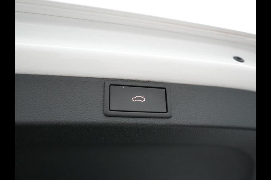 Škoda Octavia Combi 1.4 TSI iV Style Plug In Hybrid 204pk PHEV | Panodak | Sportstoelen Memory & Verwarmd | Canton Audio | 19"L.M | Virtual | Keyless | Apple Carplay | Parkassist | Sfeerverlichting |