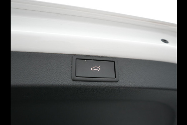 Škoda Octavia Combi 1.4 TSI iV Style Plug In Hybrid 204pk PHEV | Panodak | Sportstoelen Memory & Verwarmd | Canton Audio | 19"L.M | Virtual | Keyless | Apple Carplay | Parkassist | Sfeerverlichting |