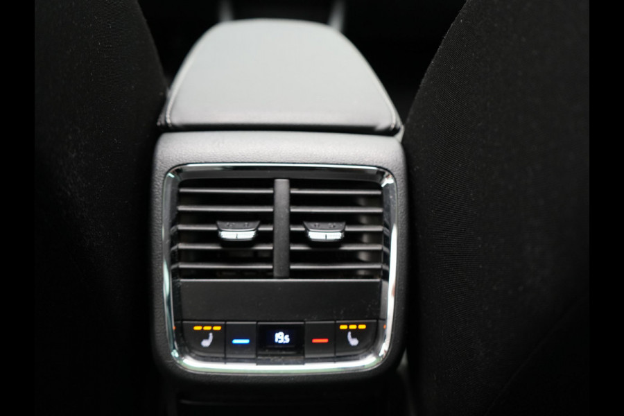 Škoda Octavia Combi 1.4 TSI iV Style Plug In Hybrid 204pk PHEV | Panodak | Sportstoelen Memory & Verwarmd | Canton Audio | 19"L.M | Virtual | Keyless | Apple Carplay | Parkassist | Sfeerverlichting |