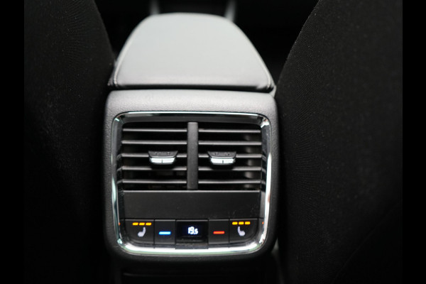 Škoda Octavia Combi 1.4 TSI iV Style Plug In Hybrid 204pk PHEV | Panodak | Sportstoelen Memory & Verwarmd | Canton Audio | 19"L.M | Virtual | Keyless | Apple Carplay | Parkassist | Sfeerverlichting |