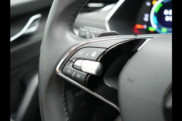 Škoda Octavia Combi 1.4 TSI iV Style Plug In Hybrid 204pk PHEV | Panodak | Sportstoelen Memory & Verwarmd | Canton Audio | 19"L.M | Virtual | Keyless | Apple Carplay | Parkassist | Sfeerverlichting |