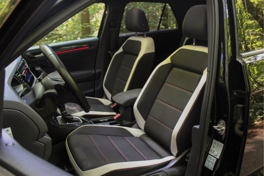 Volkswagen T-Roc 1.5 TSI Sport - Trekhaak, Panoramadak, Cruise, Airco, Stoelverwarming, Navigatie, Etc!