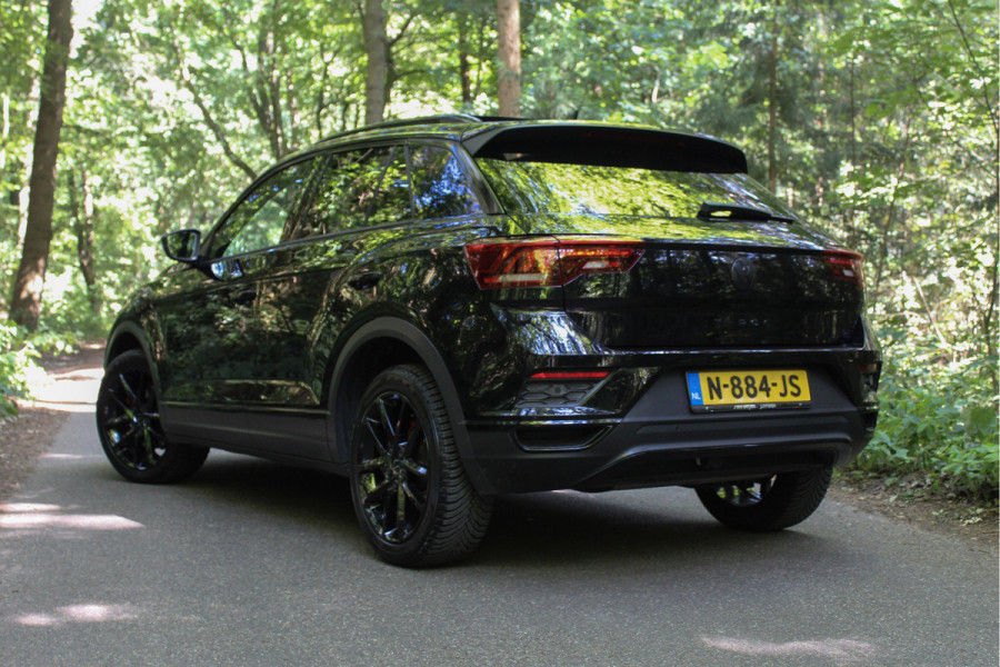 Volkswagen T-Roc 1.5 TSI Sport - Trekhaak, Panoramadak, Cruise, Airco, Stoelverwarming, Navigatie, Etc!
