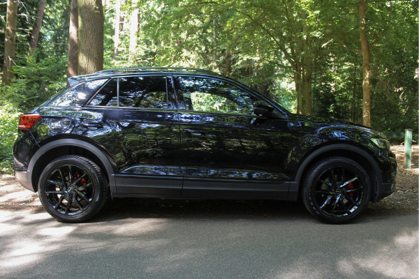 Volkswagen T-Roc 1.5 TSI Sport - Trekhaak, Panoramadak, Cruise, Airco, Stoelverwarming, Navigatie, Etc!