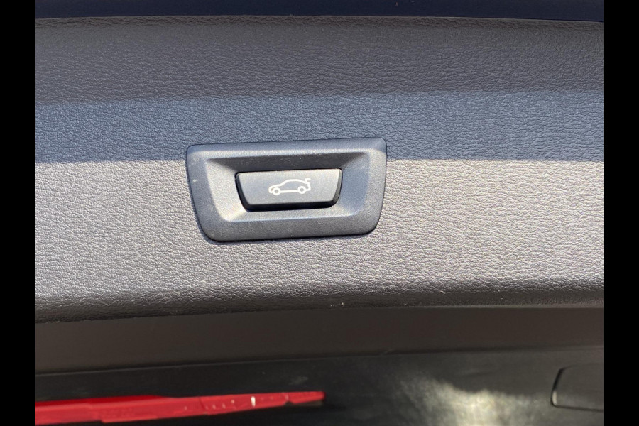 BMW X1 sDrive20i TREKHAAK | ELEK. KOFFER | LEDER | RIJKLAAR INCL. 12 MND. BOVAGGARANTIE