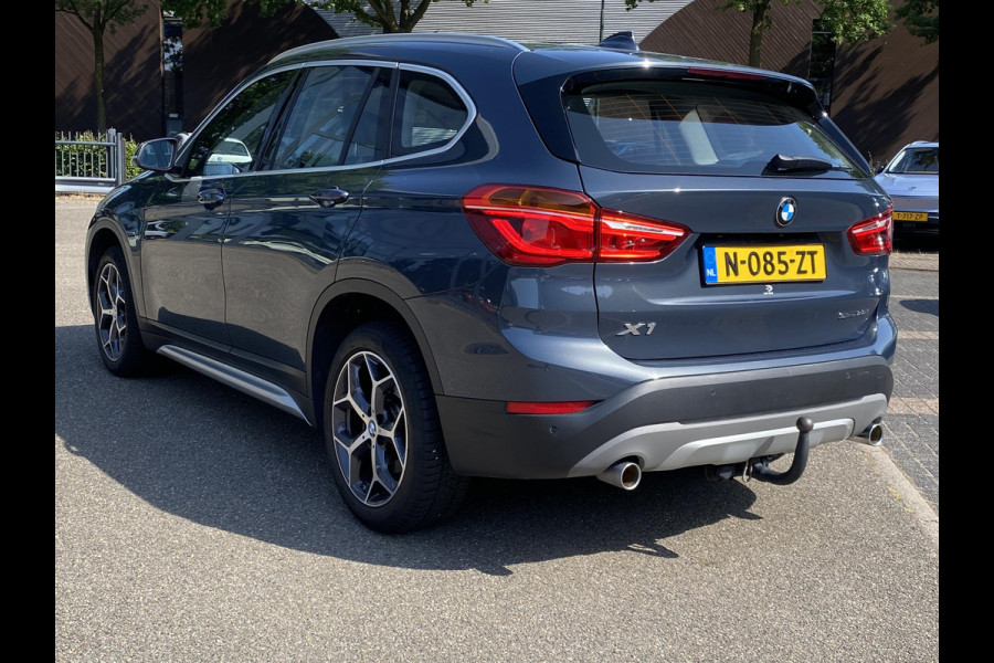 BMW X1 sDrive20i TREKHAAK | ELEK. KOFFER | LEDER | RIJKLAAR INCL. 12 MND. BOVAGGARANTIE