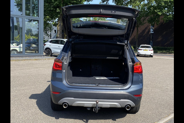 BMW X1 sDrive20i TREKHAAK | ELEK. KOFFER | LEDER | RIJKLAAR INCL. 12 MND. BOVAGGARANTIE