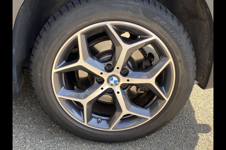 BMW X1 sDrive20i TREKHAAK | ELEK. KOFFER | LEDER | RIJKLAAR INCL. 12 MND. BOVAGGARANTIE