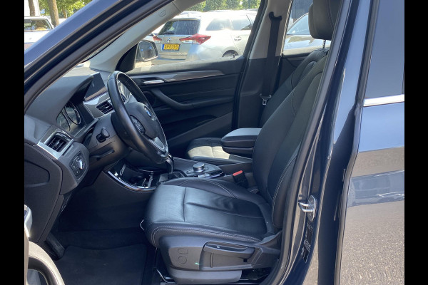 BMW X1 sDrive20i TREKHAAK | ELEK. KOFFER | LEDER | RIJKLAAR INCL. 12 MND. BOVAGGARANTIE