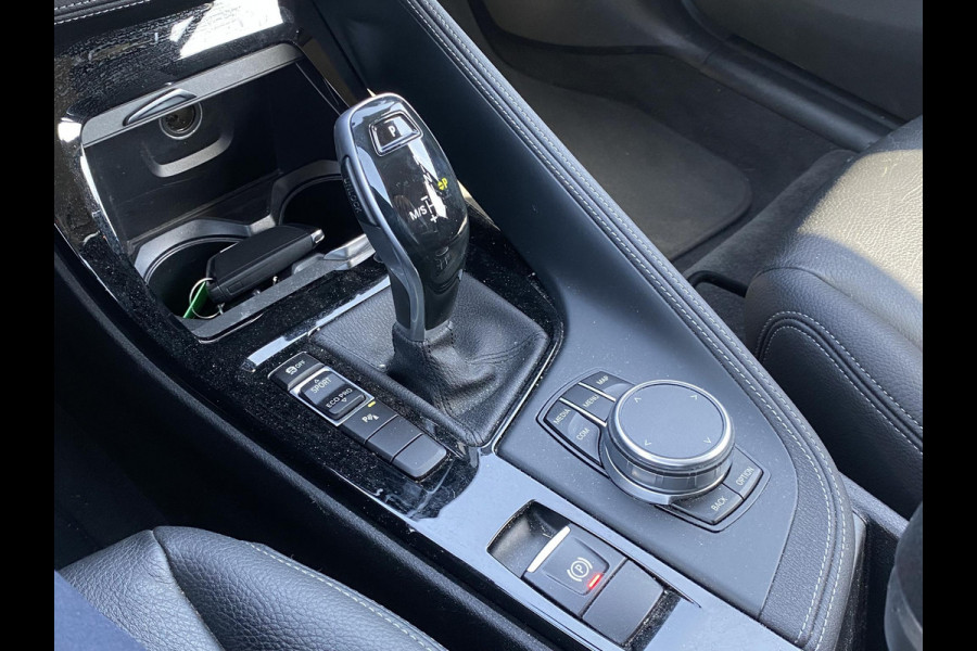 BMW X1 sDrive20i TREKHAAK | ELEK. KOFFER | LEDER | RIJKLAAR INCL. 12 MND. BOVAGGARANTIE
