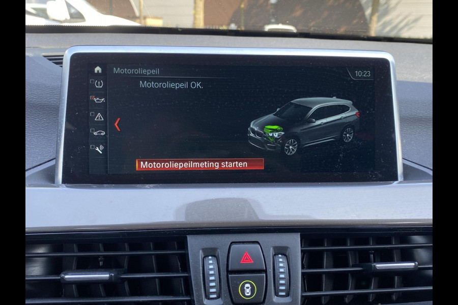 BMW X1 sDrive20i TREKHAAK | ELEK. KOFFER | LEDER | RIJKLAAR INCL. 12 MND. BOVAGGARANTIE