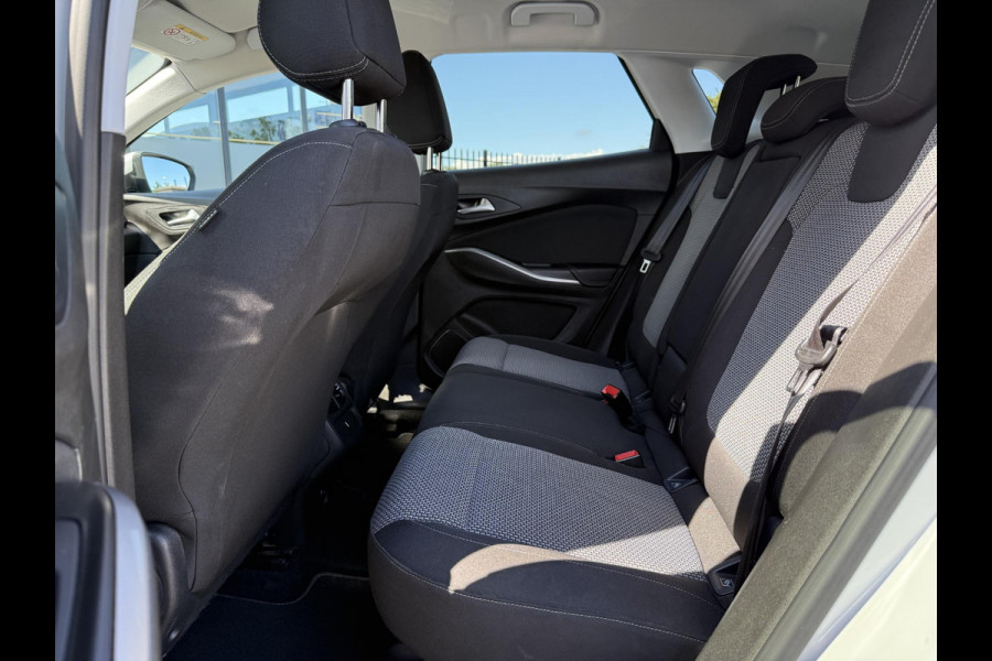 Opel Grandland X 1.2 Turbo Online Edition 2e Eigenaar,Navi,131pk,Apple Carplay,Clima,Cruise,PDC V+A,Automaat,Dealer Onderhouden,N.A.P,APK tot 02-2027