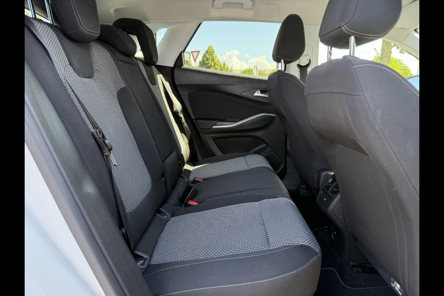 Opel Grandland X 1.2 Turbo Online Edition 2e Eigenaar,Navi,131pk,Apple Carplay,Clima,Cruise,PDC V+A,Automaat,Dealer Onderhouden,N.A.P,APK tot 02-2027
