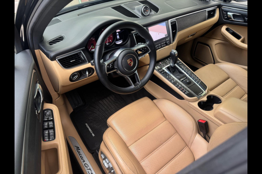 Porsche Macan 3.0 GTS Burmester ACC Pano Cognac L Chrono Vol geoptioneerd Onderhoudshistorie Distronic Flippers Stoelkoeling/verwa