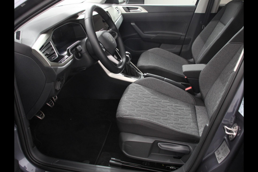 Volkswagen Polo 1.0 TSI Move Navigatie App Connect / Android Auto / Apple Carplay Climate Control Parkeer sensoren Lichtmetalen Velgen Dab Digitale Cockpit