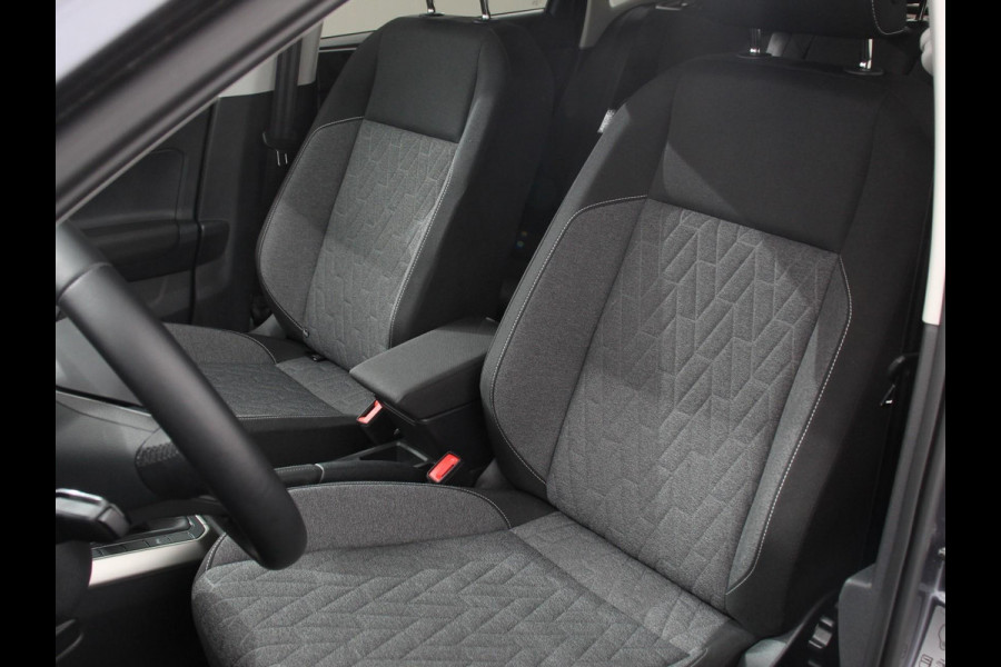 Volkswagen Polo 1.0 TSI Move Navigatie App Connect / Android Auto / Apple Carplay Climate Control Parkeer sensoren Lichtmetalen Velgen Dab Digitale Cockpit