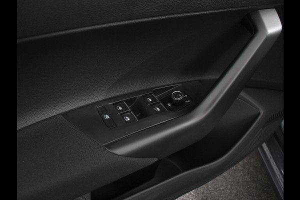 Volkswagen Polo 1.0 TSI Move Navigatie App Connect / Android Auto / Apple Carplay Climate Control Parkeer sensoren Lichtmetalen Velgen Dab Digitale Cockpit