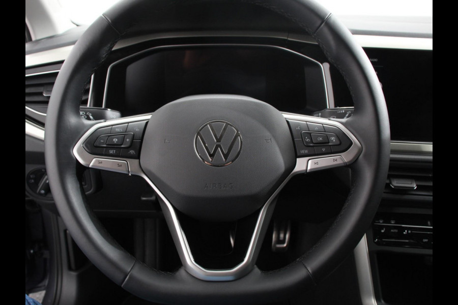Volkswagen Polo 1.0 TSI Move Navigatie App Connect / Android Auto / Apple Carplay Climate Control Parkeer sensoren Lichtmetalen Velgen Dab Digitale Cockpit