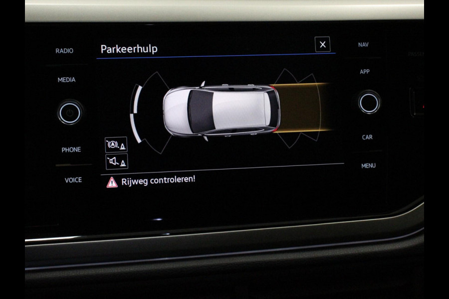 Volkswagen Polo 1.0 TSI Move Navigatie App Connect / Android Auto / Apple Carplay Climate Control Parkeer sensoren Lichtmetalen Velgen Dab Digitale Cockpit