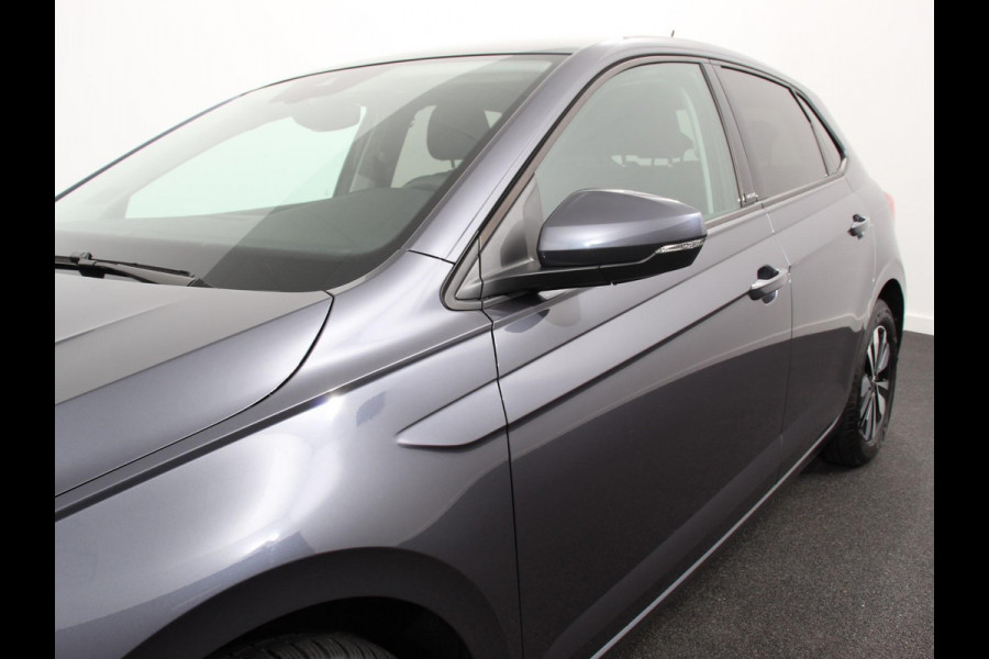 Volkswagen Polo 1.0 TSI Move Navigatie App Connect / Android Auto / Apple Carplay Climate Control Parkeer sensoren Lichtmetalen Velgen Dab Digitale Cockpit