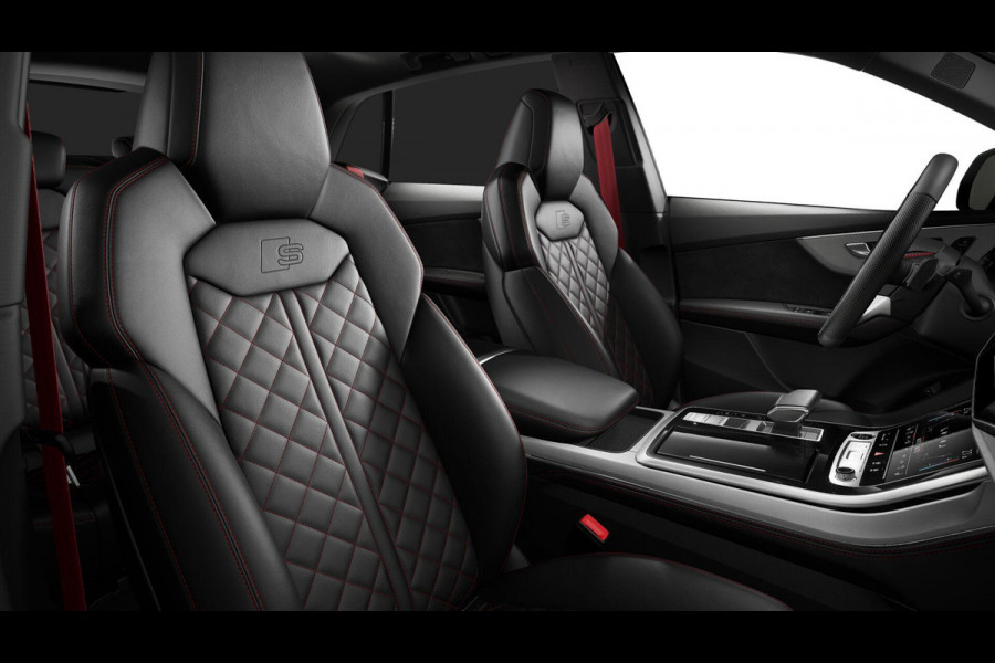 Audi Q8 55 TFSI e quattro Pro Line S 394pk | Rood stiksel / Gordels | Panoramadak | B&O | Vierwielbesturing | Ass.Plus.Remote | Sportstoel Plus | 23'' inch Zwart | Trekhaak |