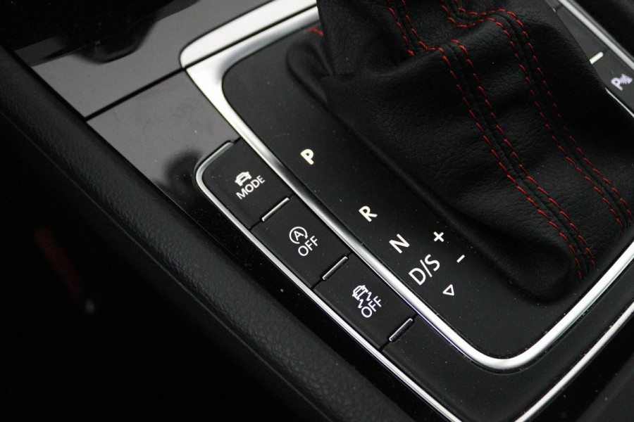 Volkswagen Golf 2.0 TSI GTI Performance Automaat (Dealer Ondh, 2e Eig, Virtual, Adaptive, StoelV, Elektrische Trekhaak, Navi)