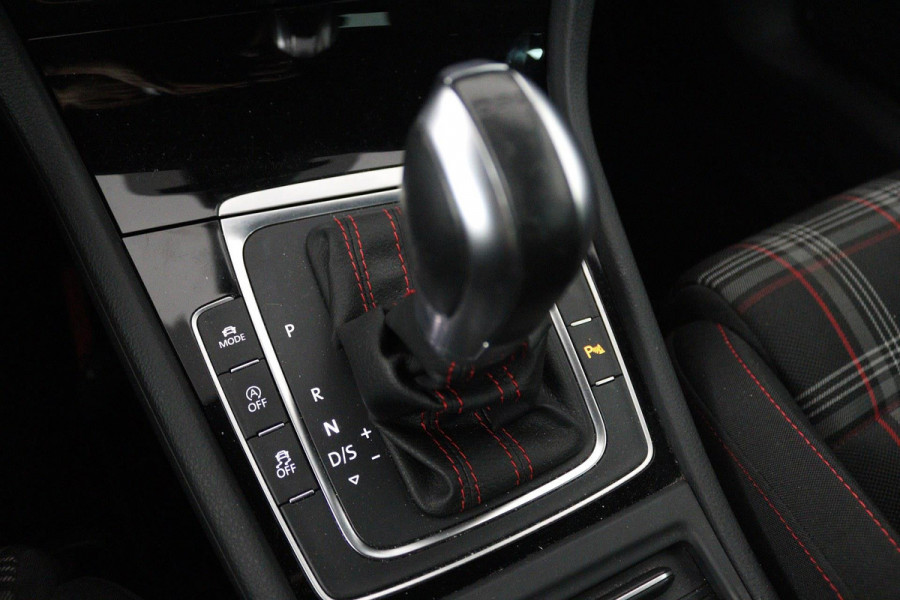 Volkswagen Golf 2.0 TSI GTI Performance Automaat (Dealer Ondh, 2e Eig, Virtual, Adaptive, StoelV, Elektrische Trekhaak, Navi)