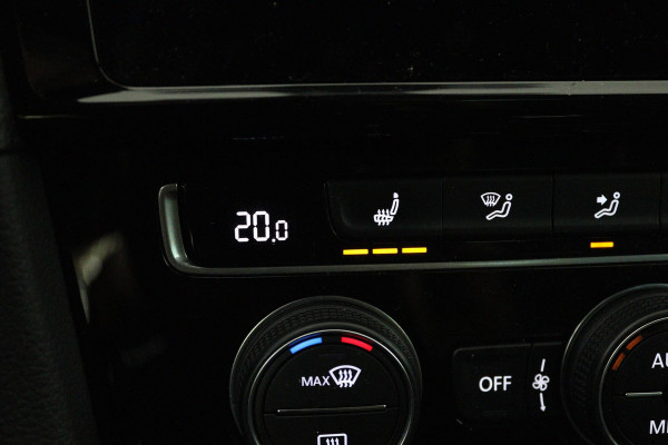 Volkswagen Golf 2.0 TSI GTI Performance Automaat (Dealer Ondh, 2e Eig, Virtual, Adaptive, StoelV, Elektrische Trekhaak, Navi)