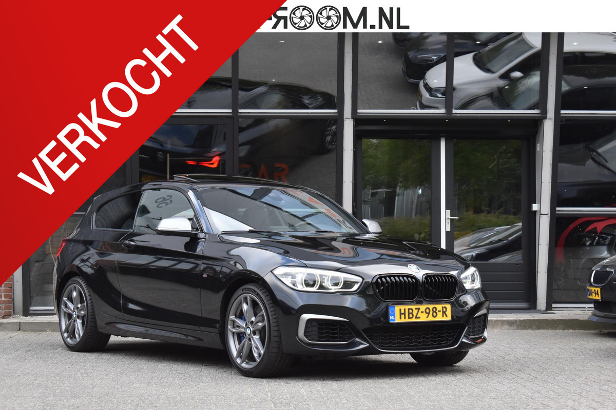 BMW 1-serie M140i xDrive High Executive Pano Camera H/K Leder Elekstoel BMW 1-serie M140i xDrive High Executive Pano Camera H/K Leder Elekstoel