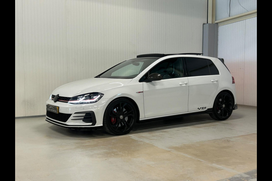 Volkswagen Golf 2.0 TSI GTI TCR | AKRAPOVIC | PANO| CARBON | DYNAUDIO