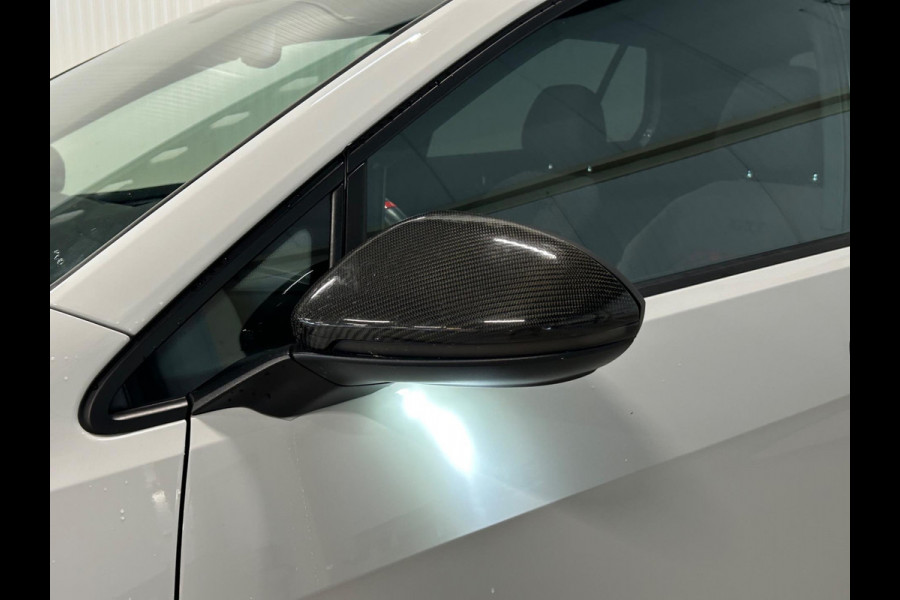 Volkswagen Golf 2.0 TSI GTI TCR | AKRAPOVIC | PANO| CARBON | DYNAUDIO