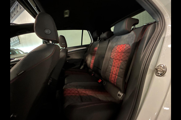 Volkswagen Golf 2.0 TSI GTI TCR | AKRAPOVIC | PANO| CARBON | DYNAUDIO