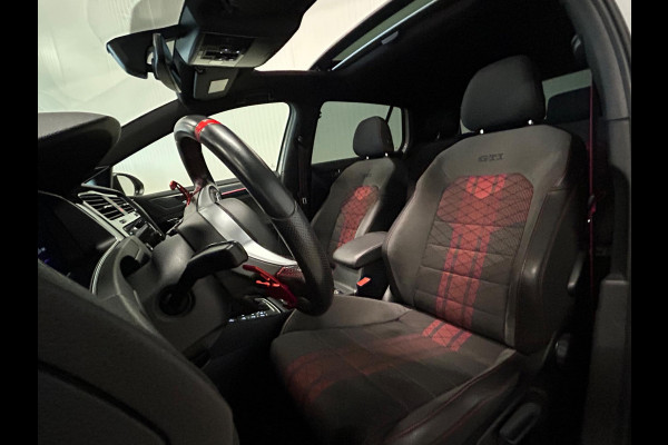Volkswagen Golf 2.0 TSI GTI TCR | AKRAPOVIC | PANO| CARBON | DYNAUDIO