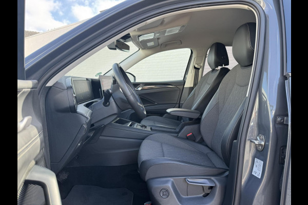 Volkswagen Tiguan 1.5 eHybrid Led Camera ACC Carplay Sfeerverlichting Navigatie Wegklapbare trekhaak