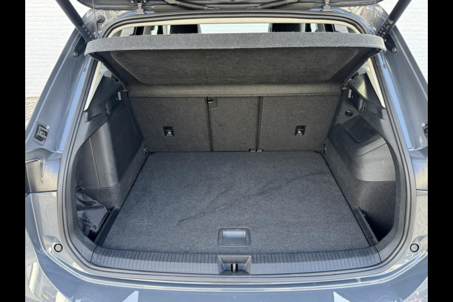 Volkswagen Tiguan 1.5 eHybrid Led Camera ACC Carplay Sfeerverlichting Navigatie Wegklapbare trekhaak