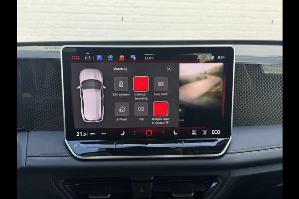 Volkswagen Tiguan 1.5 eHybrid Led Camera ACC Carplay Sfeerverlichting Navigatie Wegklapbare trekhaak