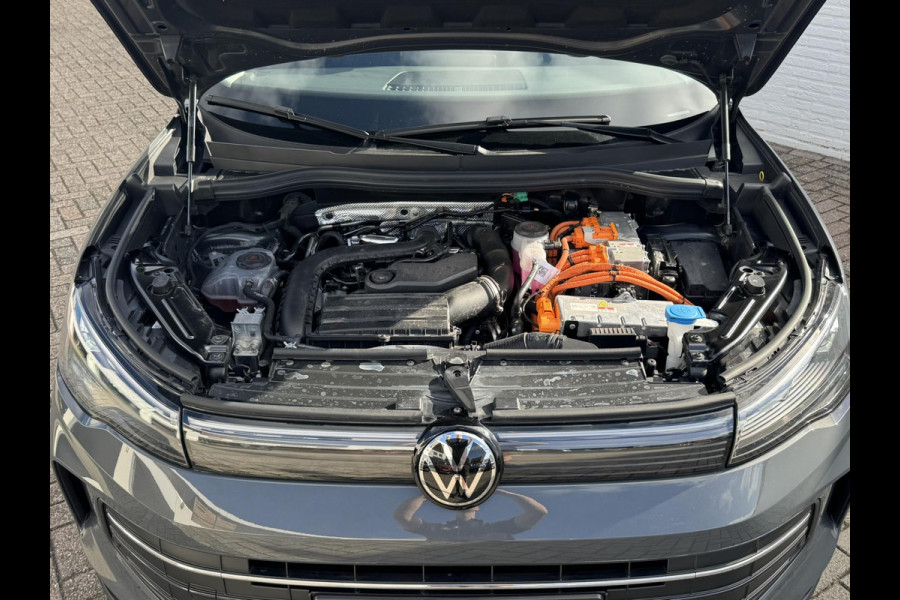 Volkswagen Tiguan 1.5 eHybrid Led Camera ACC Carplay Sfeerverlichting Navigatie Wegklapbare trekhaak