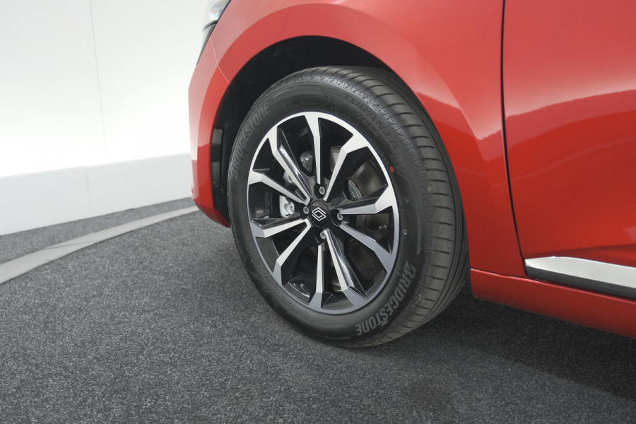 Renault Clio 1.6 E-Tech Full Hybrid 145 Techno | 360 Camera | Navigatie | Apple Carplay | 17 Inch Lichtmetalen Velgen