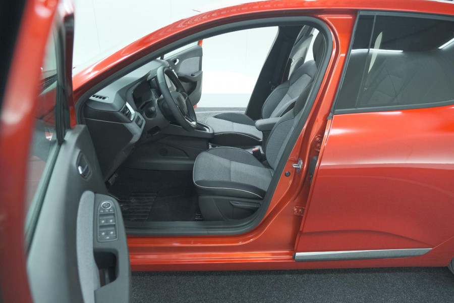 Renault Clio 1.6 E-Tech Full Hybrid 145 Techno | 360 Camera | Navigatie | Apple Carplay | 17 Inch Lichtmetalen Velgen