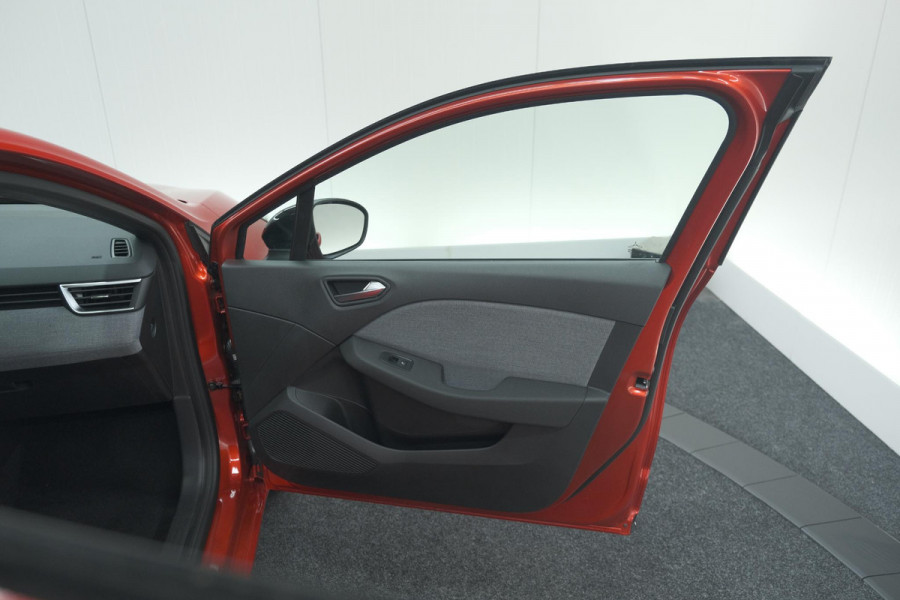 Renault Clio 1.6 E-Tech Full Hybrid 145 Techno | 360 Camera | Navigatie | Apple Carplay | 17 Inch Lichtmetalen Velgen
