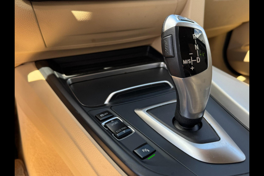 BMW 3-serie 320i High Executive 184 PK / PDC / NAVIGATIE / CRUISE / NL AUTO / LEDER / AUTOMAAT
