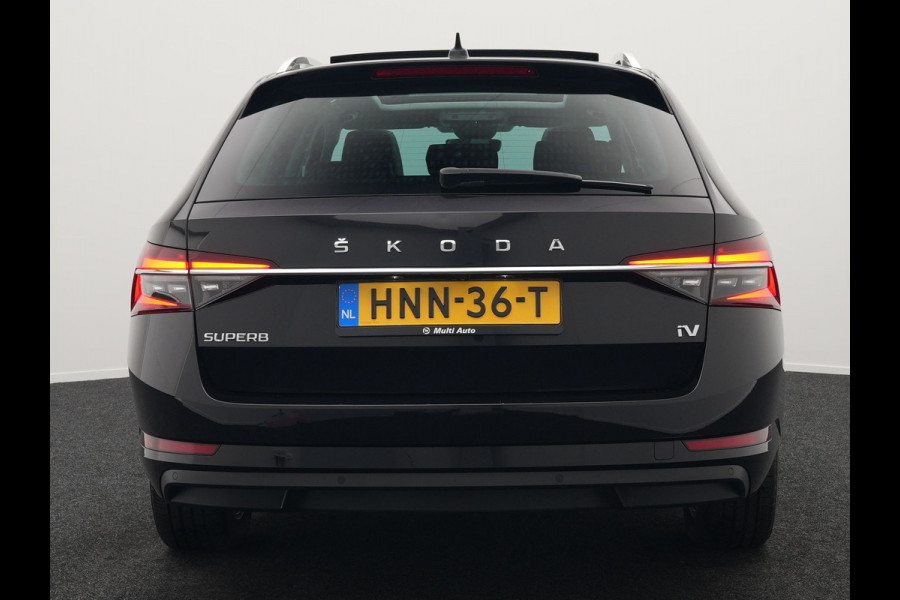 Škoda Superb Combi 1.4 TSI iV Edition Plug In Hybrid 218pk PHEV | Panodak | Lederen Sportstoelen Memory & Ventilatie | Adaptive Cruise | Crystal LED | 360 Camera | Navigatie | Apple Carplay | Virtual | DAB | Sfeerverlichting |
