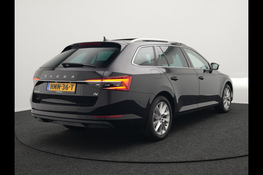 Škoda Superb Combi 1.4 TSI iV Edition Plug In Hybrid 218pk PHEV | Panodak | Lederen Sportstoelen Memory & Ventilatie | Adaptive Cruise | Crystal LED | 360 Camera | Navigatie | Apple Carplay | Virtual | DAB | Sfeerverlichting |