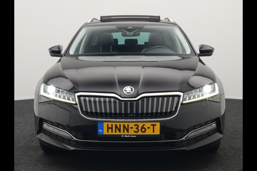 Škoda Superb Combi 1.4 TSI iV Edition Plug In Hybrid 218pk PHEV | Panodak | Lederen Sportstoelen Memory & Ventilatie | Adaptive Cruise | Crystal LED | 360 Camera | Navigatie | Apple Carplay | Virtual | DAB | Sfeerverlichting |